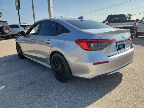 Used 2023 Honda Civic Sport image 4
