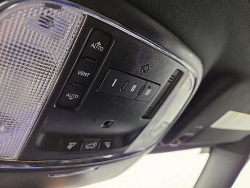 Used 2019 Jeep Grand Cherokee Altitude AWD/4WD image 27