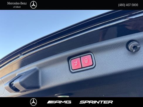 Used 2023 Mercedes-Benz C 300 Sedan image 8