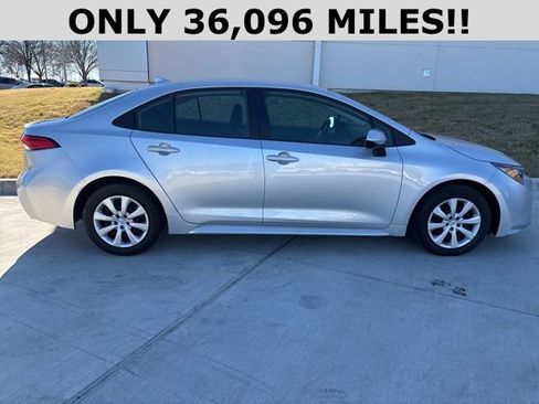 Used 2024 Toyota Corolla LE image 2