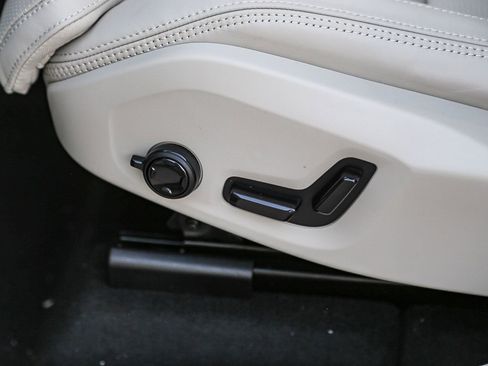 New 2026 Volvo XC60 B5 Ultra AWD/4WD image 21