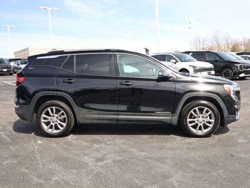 Used 2024 GMC Terrain SLT AWD/4WD image 4