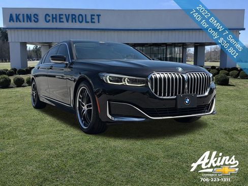 Used 2022 BMW 740i w/ Premium Package RWD image 4