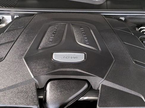 Used 2021 Porsche Cayenne Coupe image 23