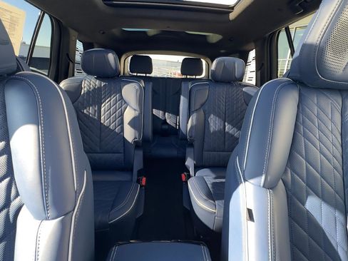 Used 2026 Cadillac Vistiq Premium Luxury image 20