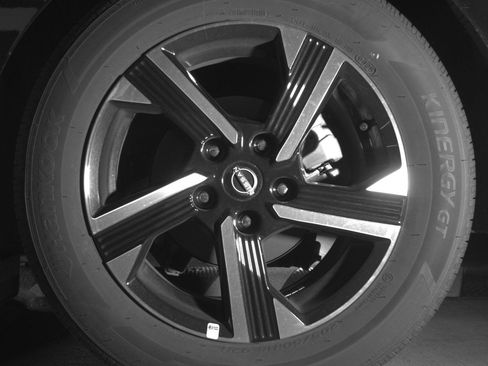 Used 2025 Nissan Sentra SV FWD image 14