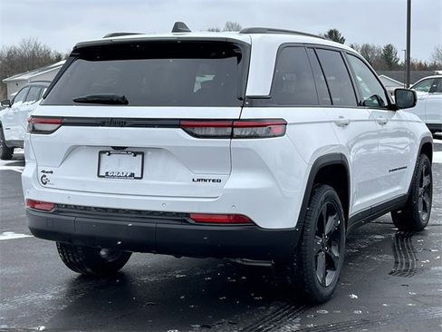 New 2025 Jeep Grand Cherokee Limited w/ Black Appearance Package image 46