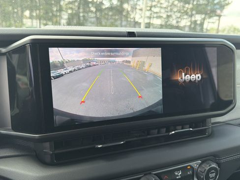 Used 2025 Jeep Wrangler Unlimited Sahara w/ Safety Group image 19