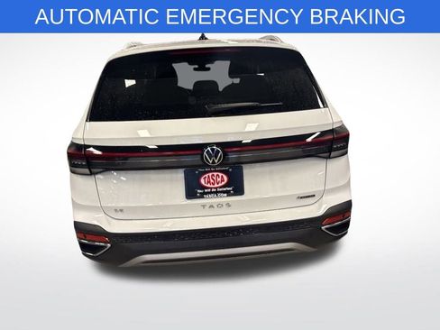 Used 2025 Volkswagen Taos SE image 11