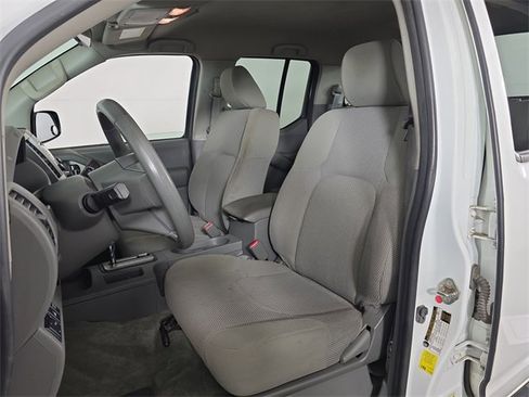 Used 2018 Nissan Frontier SV image 20