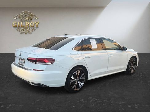 Used 2022 Volkswagen Passat 2.0T SE FWD image 13