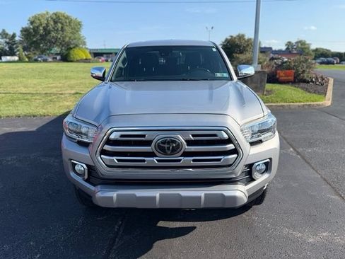 Used 2018 Toyota Tacoma Limited AWD/4WD image 3