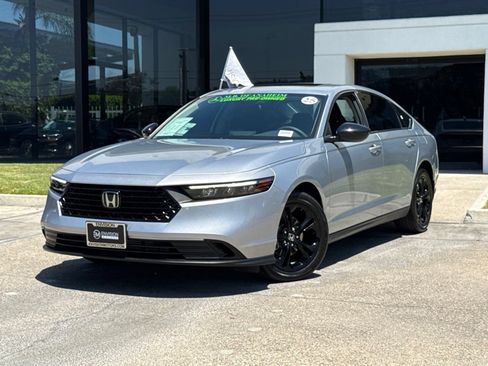 Used 2025 Honda Accord SE image 2