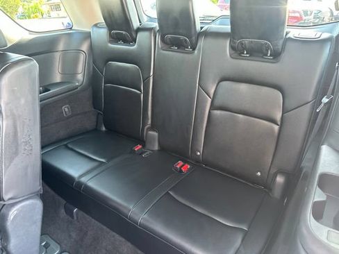 Used 2023 Nissan Pathfinder SL w/ Black Appearance Package AWD/4WD image 29