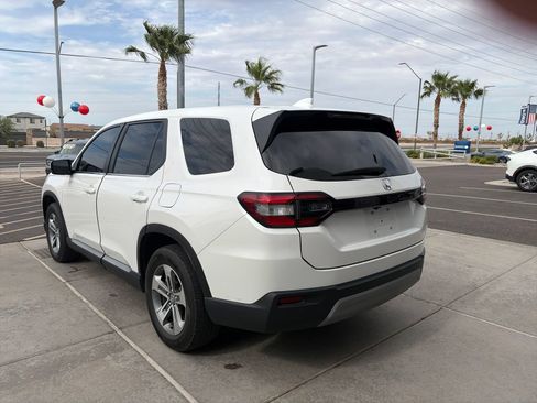 Used 2024 Honda Pilot EX-L image 3