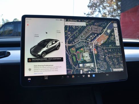 Used 2021 Tesla Model Y Long Range image 18