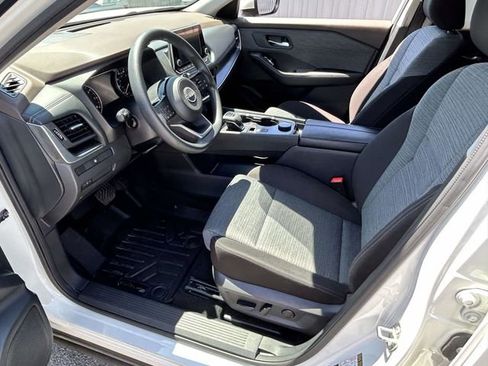 Used 2023 Nissan Rogue SV AWD/4WD image 12