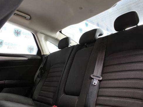Used 2019 Ford Fusion SE FWD image 17