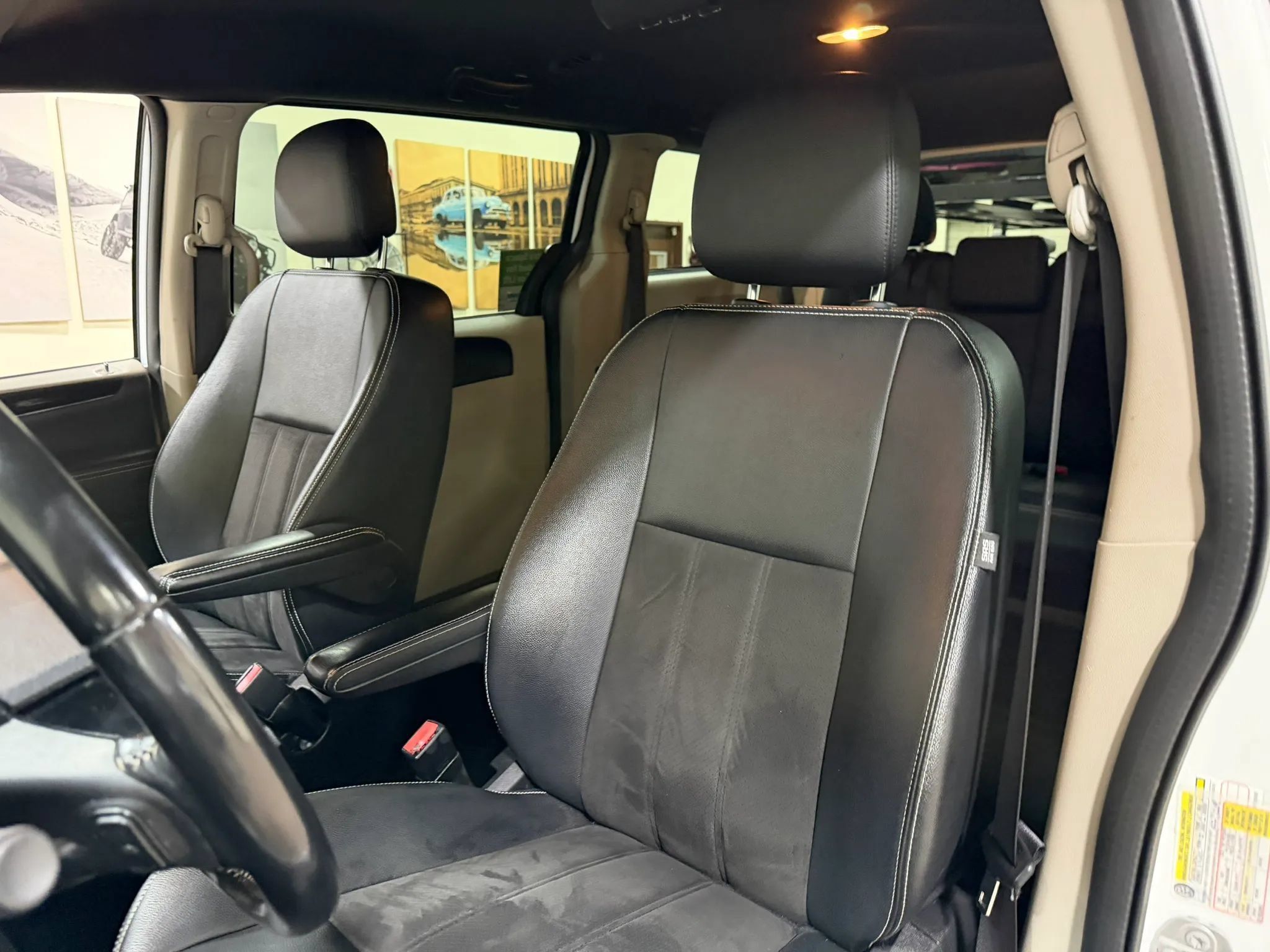 Used 2019 Dodge Grand Caravan SXT FWD image 37