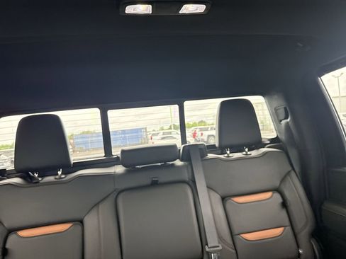 Certified 2020 GMC Sierra 2500 AT4 w/ AT4 Premium Package AWD/4WD image 32