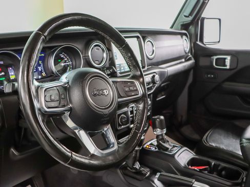 Used 2023 Jeep Wrangler Unlimited Sahara w/ Cold Weather Group AWD/4WD image 24