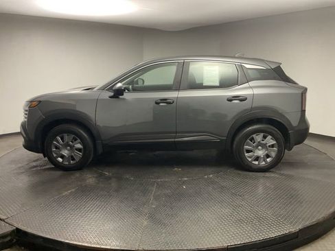 Used 2025 Nissan Kicks S image 4