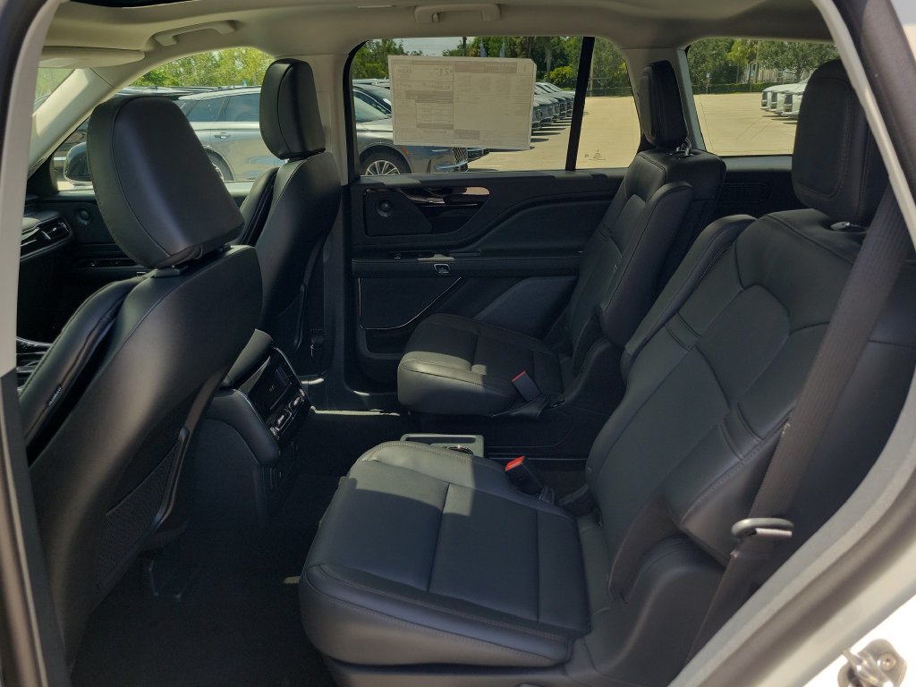 New 2026 Lincoln Aviator 2WD image 14