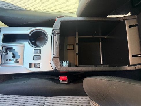 Used 2016 Toyota 4Runner SR5 AWD/4WD image 38