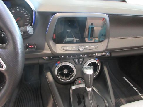 Certified 2021 Chevrolet Camaro SS RWD image 7