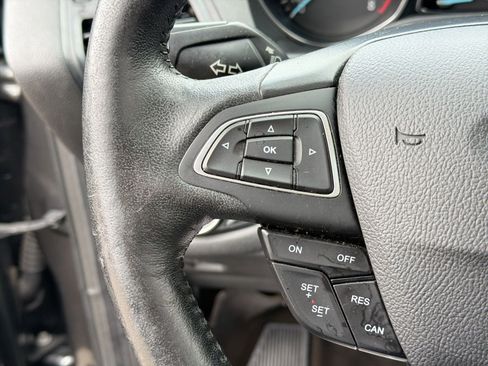 Used 2019 Ford Escape SEL image 24