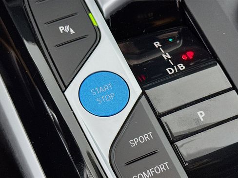 Used 2024 BMW i4 eDrive35 w/ Convenience Package image 20