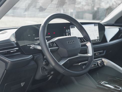 Certified 2025 Audi Q5 Premium Plus w/ Premium Plus image 9