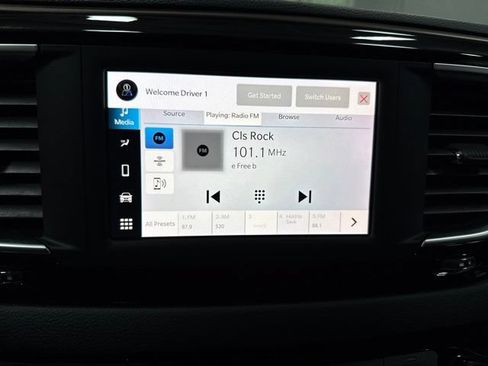 Used 2022 Chrysler Voyager LX FWD image 20