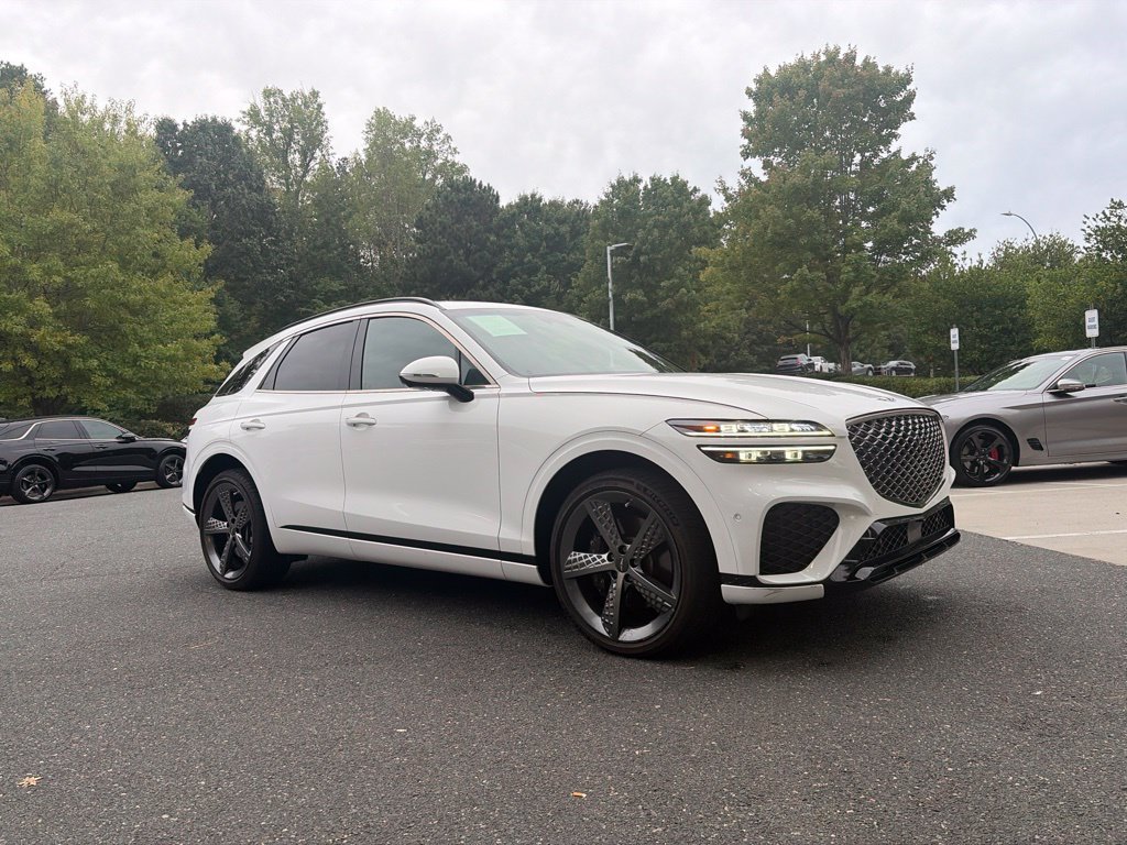 Used 2022 Genesis GV70 3.5T Sport w/ Sport Prestige Package AWD/4WD image 2