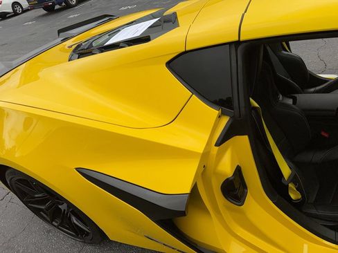 Used 2025 Chevrolet Corvette Z06 RWD image 29