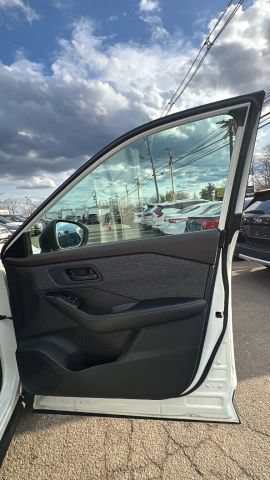 Used 2021 Nissan Rogue S AWD/4WD image 19