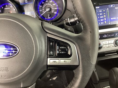 Used 2017 Subaru Outback 3.6R Touring AWD/4WD image 24