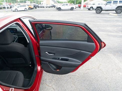 Used 2024 Hyundai Elantra SEL w/ Convenience Package FWD image 13