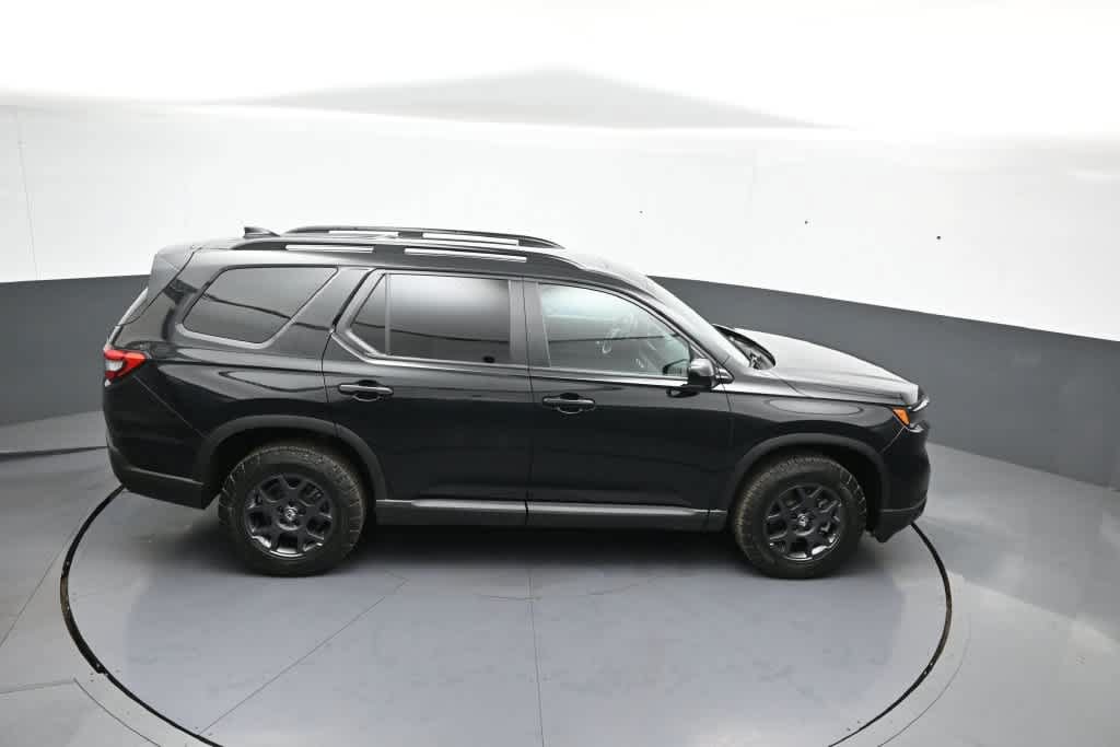 Certified 2024 Honda Pilot TrailSport image 38
