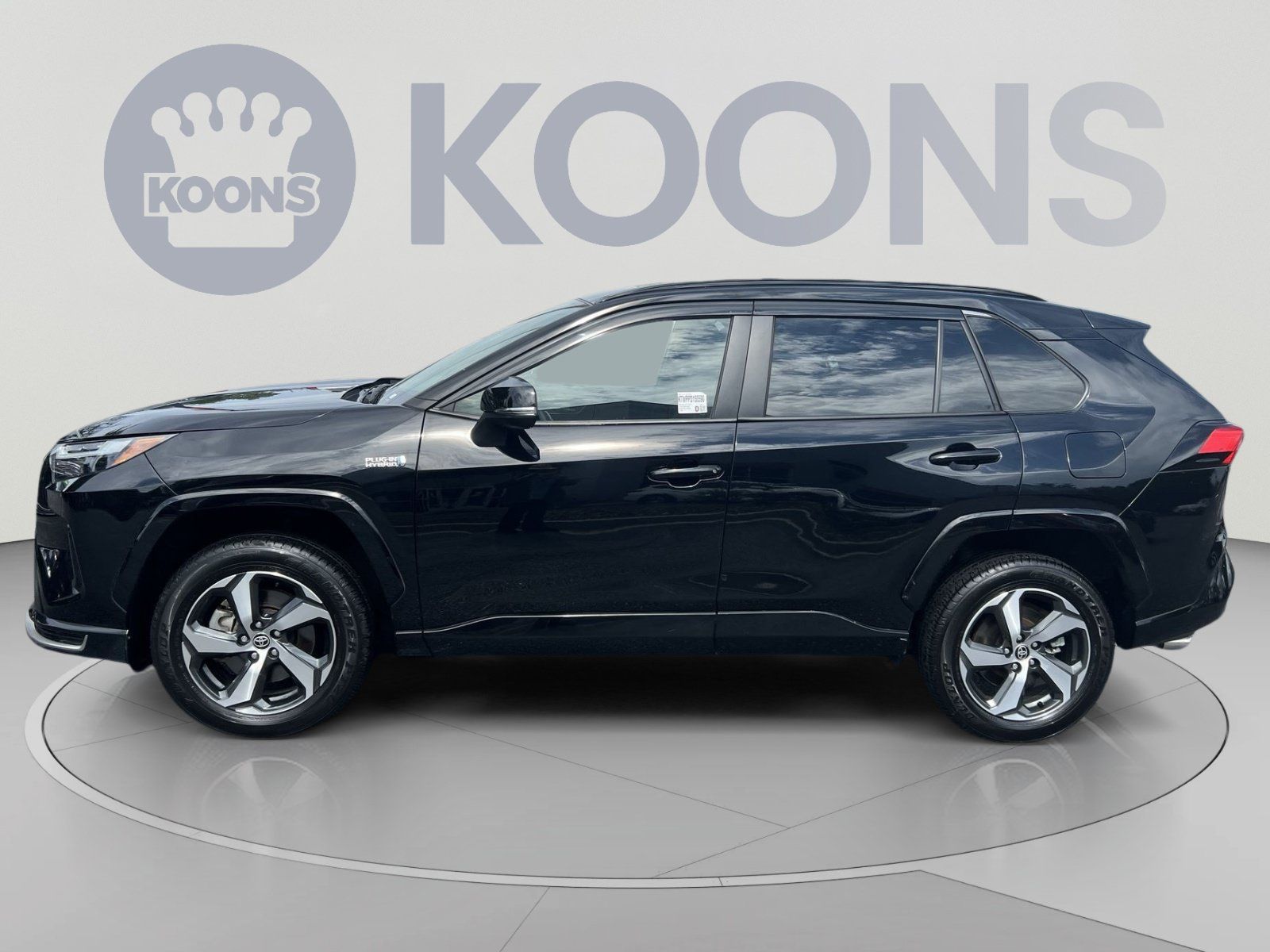 Used 2023 Toyota RAV4 SE w/ Weather & Moonroof Package AWD/4WD image 2