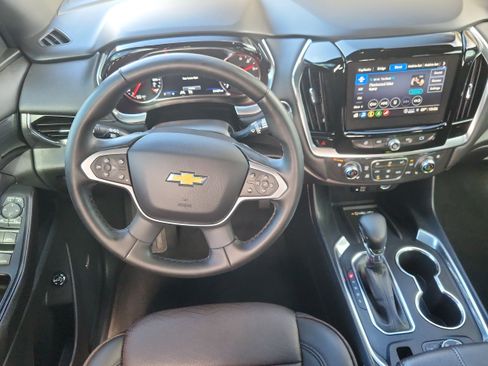 Used 2023 Chevrolet Traverse High Country AWD/4WD image 13