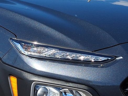 Used 2021 Hyundai Kona SE w/ Cargo Package AWD/4WD image 9