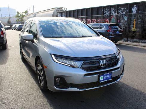 New 2026 Honda Odyssey EX-L image 4