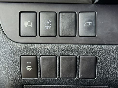 Used 2017 Toyota Highlander SE AWD/4WD image 17