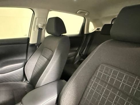 Used 2025 Honda HR-V LX image 27