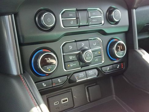 Certified 2021 Chevrolet Suburban RST w/ Luxury Package image 20