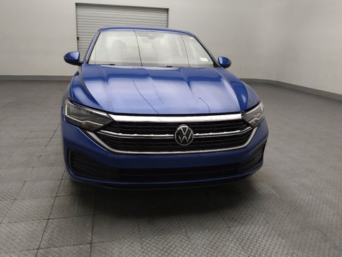 Used 2024 Volkswagen Jetta SE FWD image 14