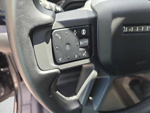 Certified 2025 Land Rover Defender 110 X-Dynamic SE AWD/4WD image 16