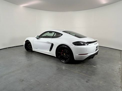 Used 2022 Porsche 718 Cayman GTS RWD image 3