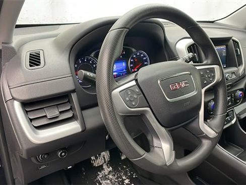 Used 2023 GMC Terrain SLE w/ Driver Convenience Package image 10